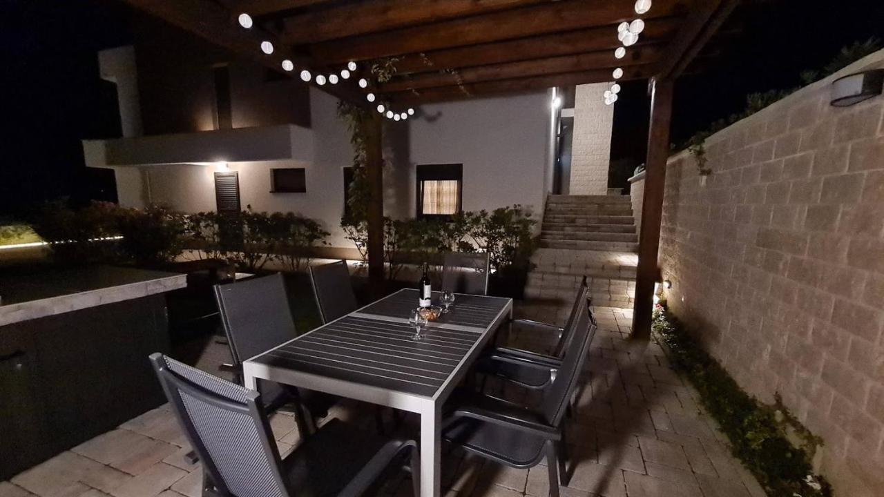 Vila Primorka Apartmani Oleander Šilo Eksteriør bilde